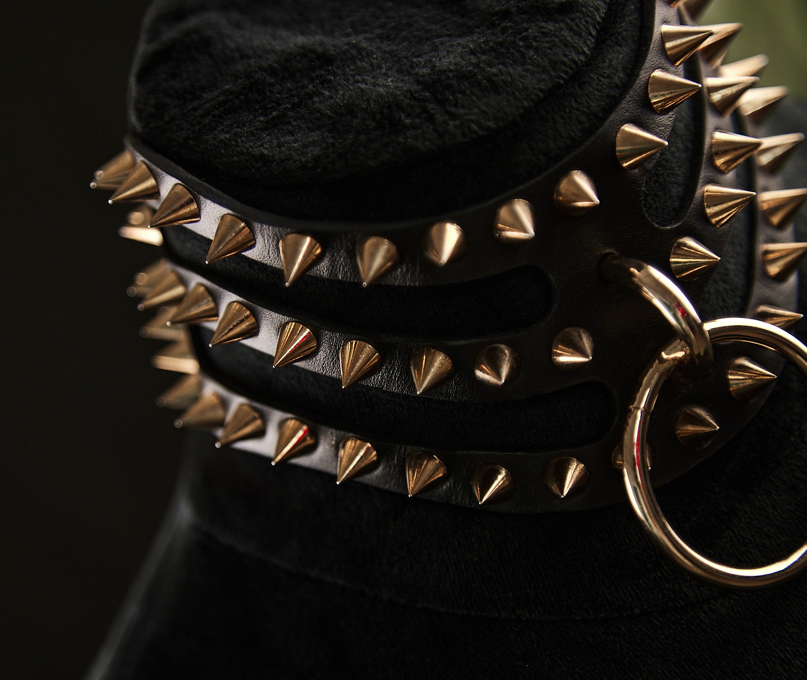 rivet design choker